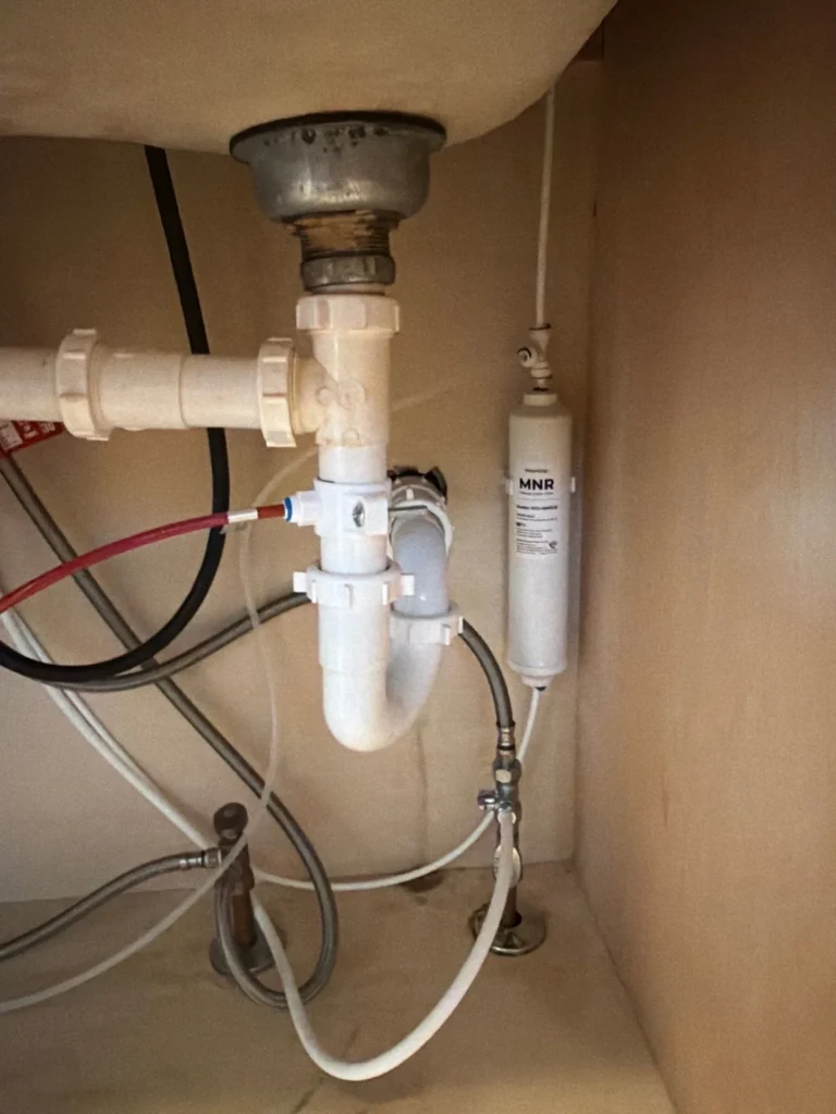 Reverse osmosis system fitted under a Hendersonville kitchen sink